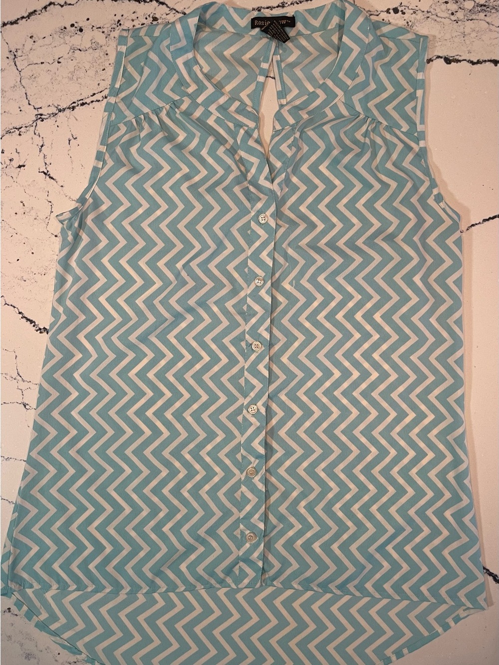 Sleeveless Chevron Button-Front Top in Light Blue/White